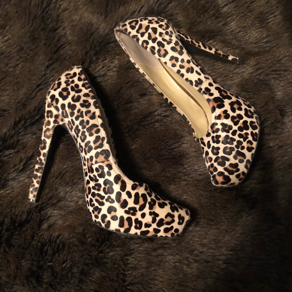 Kelsi Dagger Brette Pump Leopard Platforms